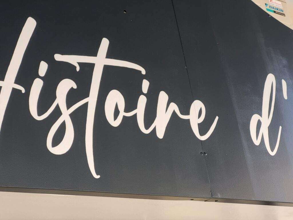 enseigne peinte pour histoire d'eux