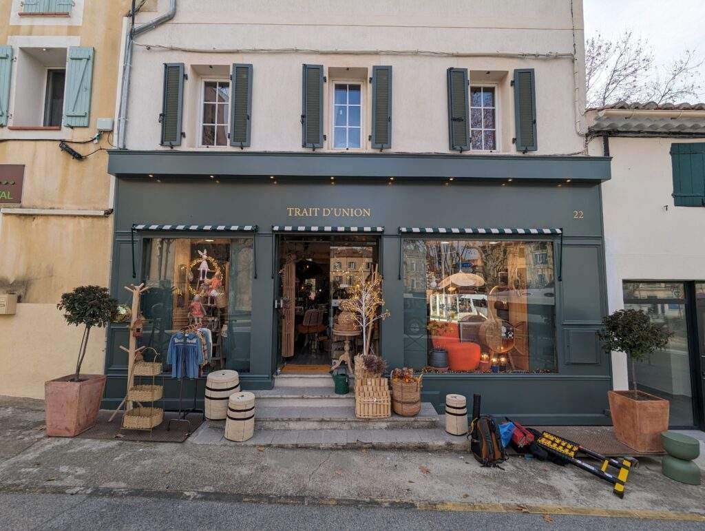 Lire la suite à propos de l’article Enseigne peinte à la main à Saint Cyr Sur Mer